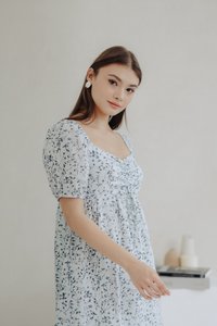 Karina Sweetheart Ruched Floral Dress in Blue (XS)