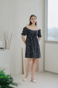 Karina Sweetheart Ruched Floral Dress in Black (XS)