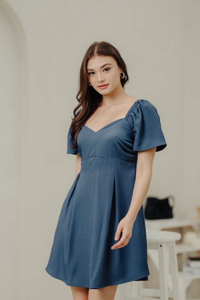 Bonnie Flare Sleeve Pleated Dress in Blue (XS)
