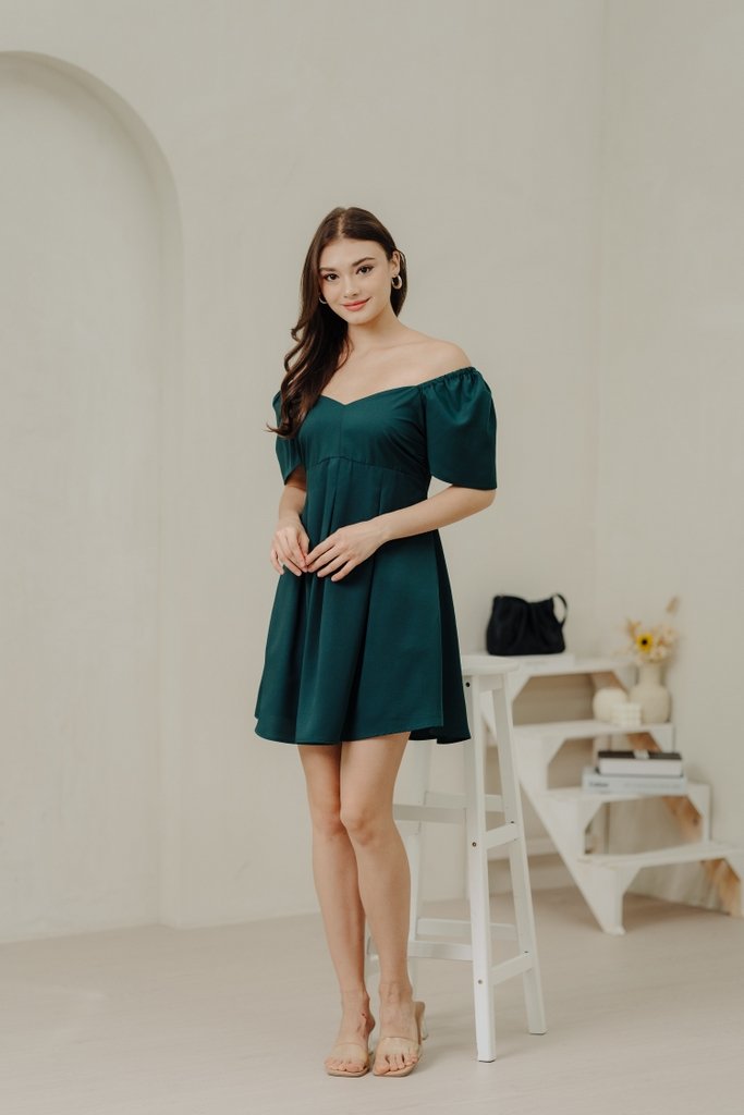 Bonnie Flare Sleeve Pleated Dress in Forest (XS)