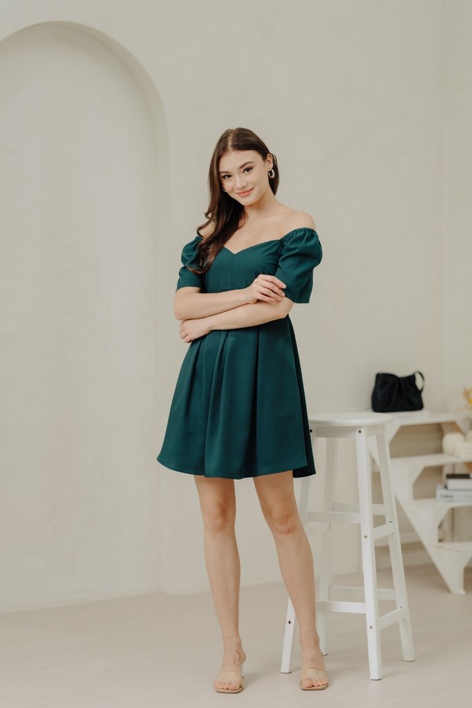 Bonnie Flare Sleeve Pleated Dress in Forest (XS)