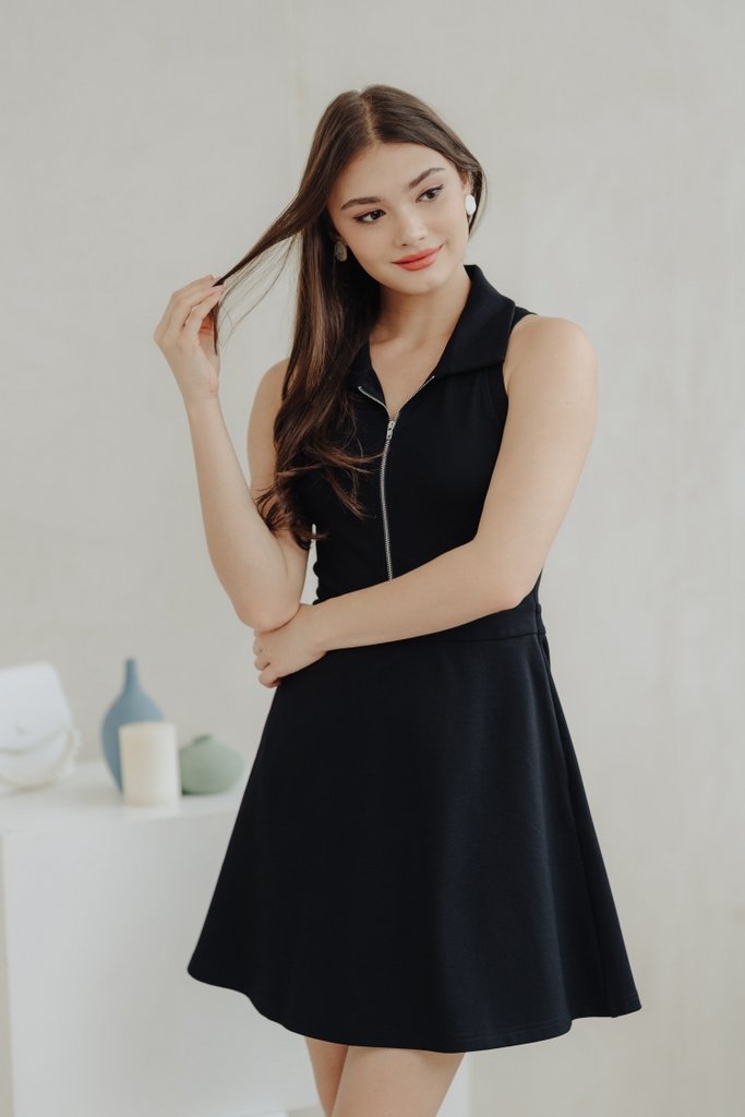Sienna Front Zip Collared Dress in Black (XS)