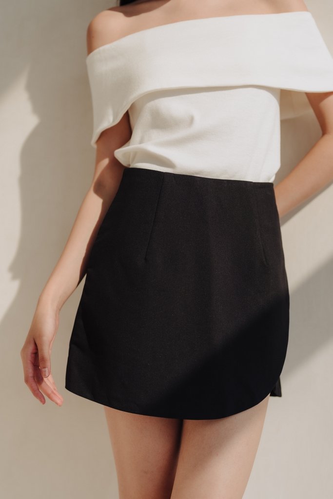 Skyla Curved Skort in Black