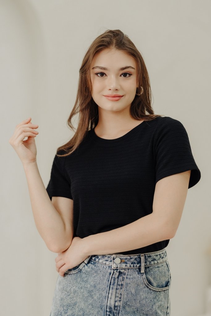 Timea Knitted Round Neck Top in Black (XS)