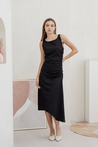 Gisele Side Ruched Asymmetrical Dress in Black (XS)