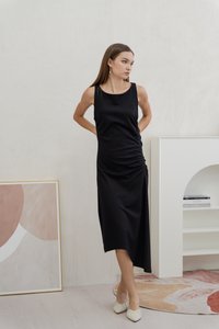 Gisele Side Ruched Asymmetrical Dress in Black (XS)
