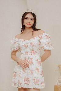 Evie Sweetheart Floral Eyelet Romper in White (M)