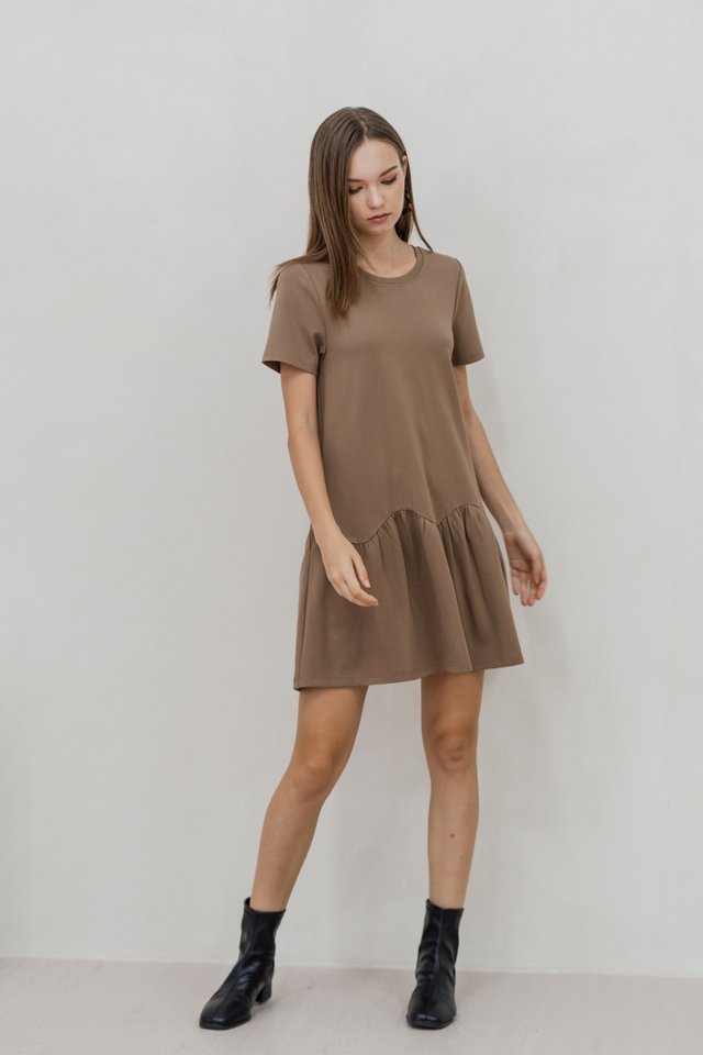 Enya Dropwaist Scallop Cotton Dress in Brown