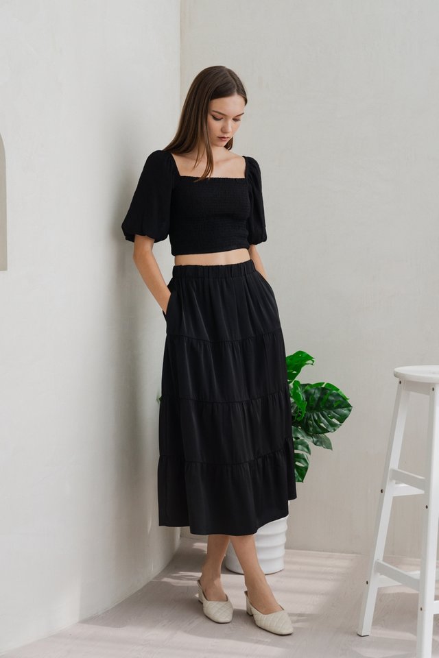Somi Elastic Waist Tiered Maxi Skirt in Black