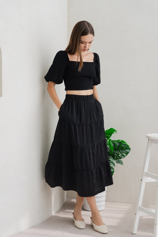 Somi Elastic Waist Tiered Maxi Skirt in Black