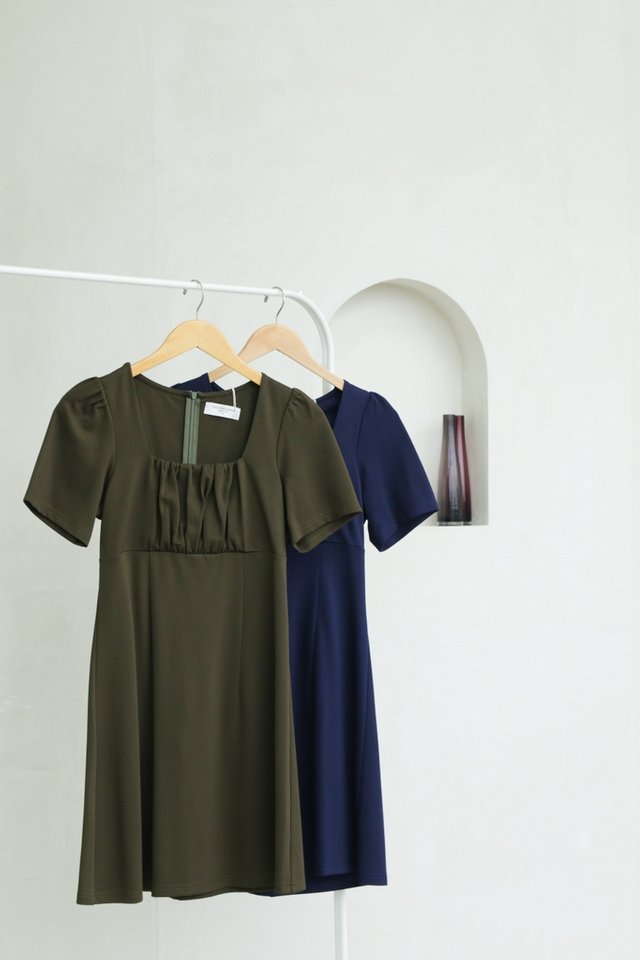 Ari Ruched Cotton Dress in Olive 