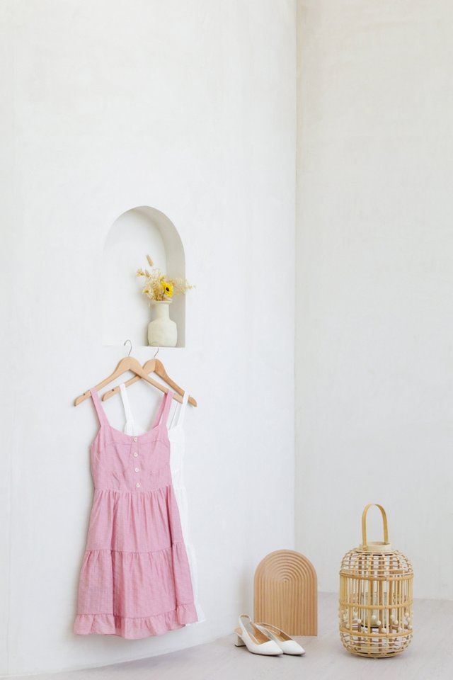Lisa Button Textured Dress in Pink