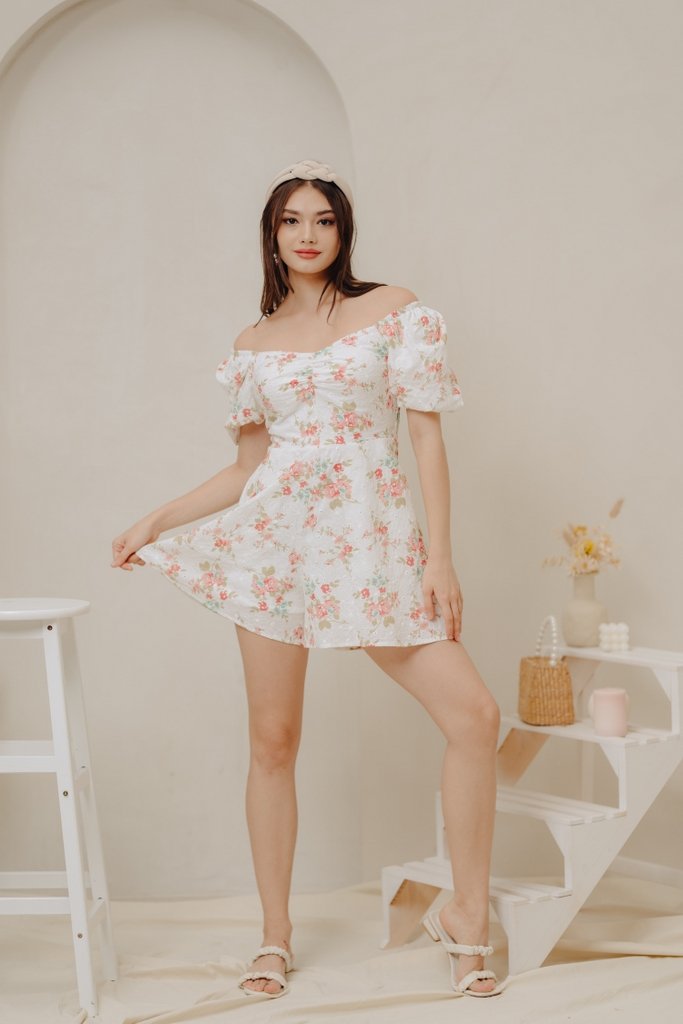 Evie Sweetheart Floral Eyelet Romper in White (M)