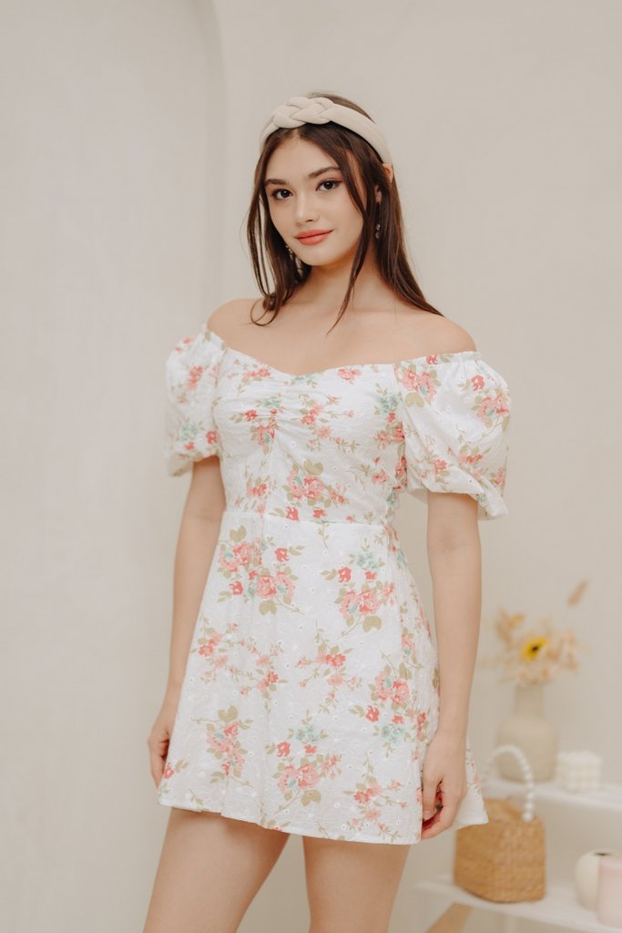 Evie Sweetheart Floral Eyelet Romper in White (M)