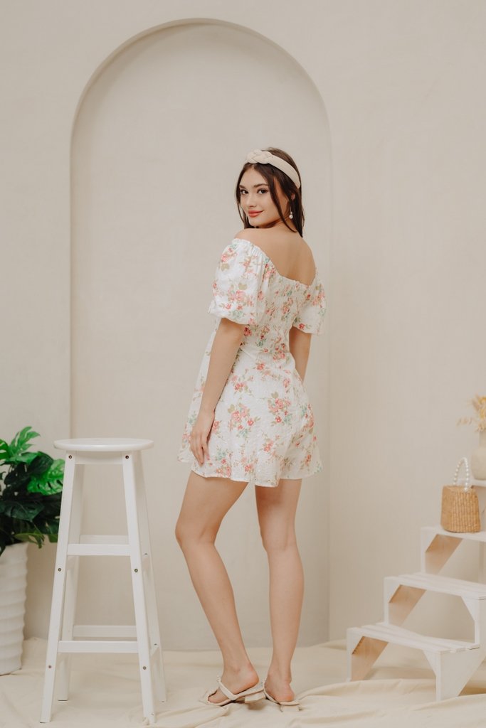 Evie Sweetheart Floral Eyelet Romper in White (M)