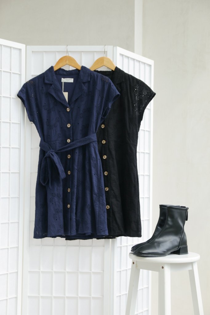 Odette Eyelet Collar Dress in Black