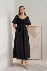 Sephiana Sweetheart Ruched Maxi Dress in Black (XS)