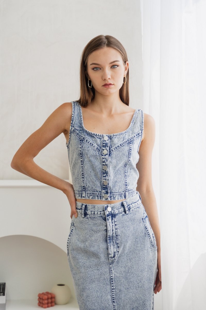 Adri Two-Way Denim Top in Acid Wash (S)