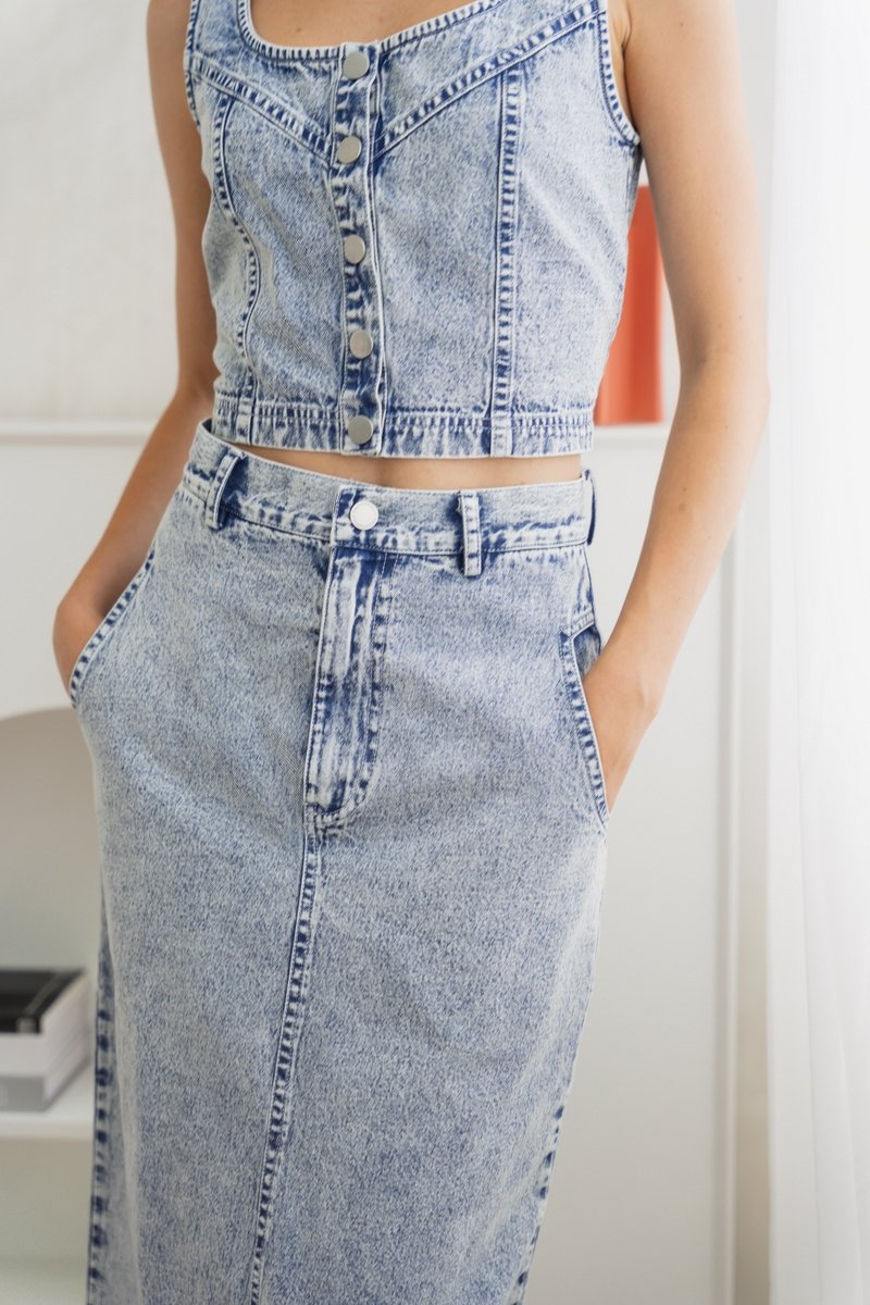 Adri Two-Way Denim Top in Acid Wash (S)