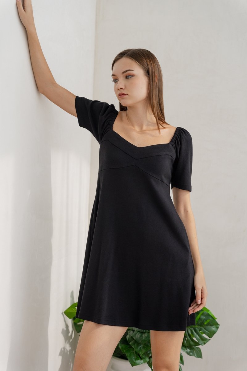 Celia Sweetheart Knit Dress in Black (XS)