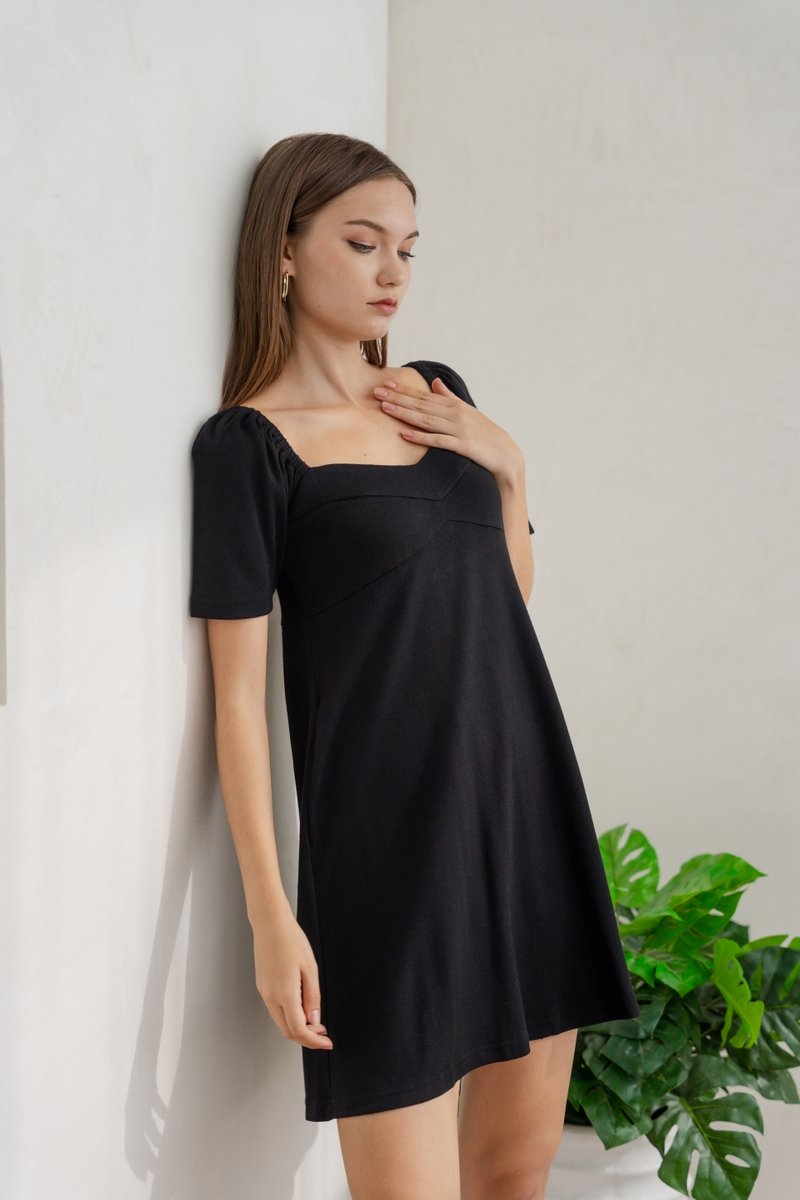 Celia Sweetheart Knit Dress in Black (XS)
