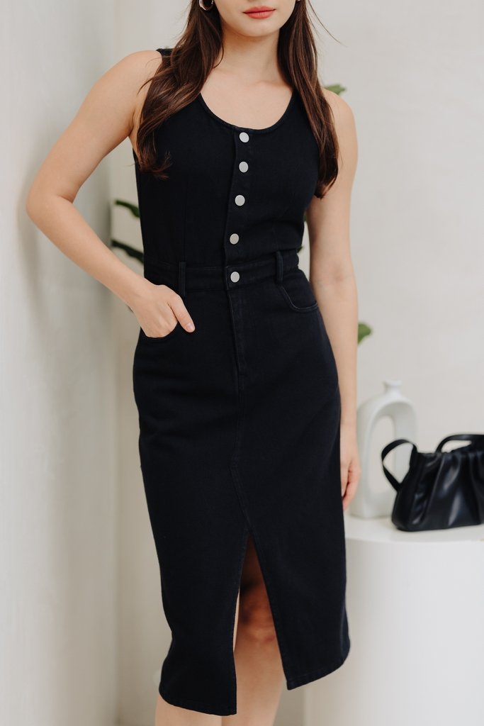Felicia Button Denim Midi Dress in Black (XS)