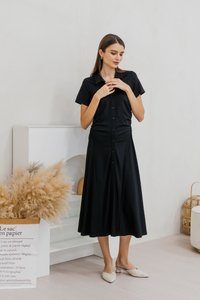 Genevieve Side Ruched Button Maxi Dress in Black (XS)