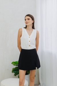 Lana Front Slit Skort in Black (XS)