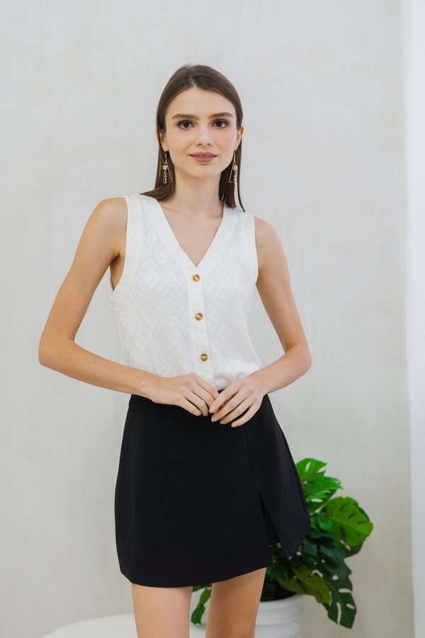 Lana Front Slit Skort in Black (XS)