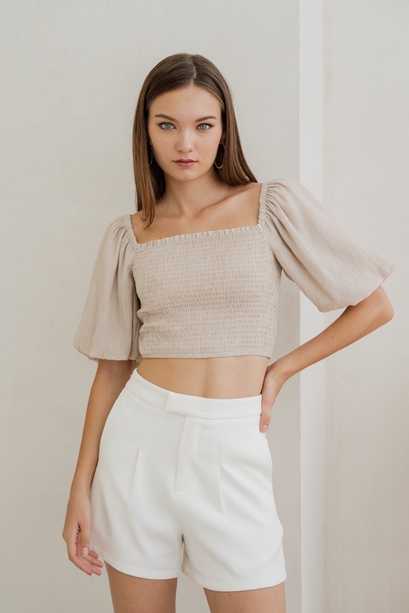 Deliah Tailored Shorts in White (XS)