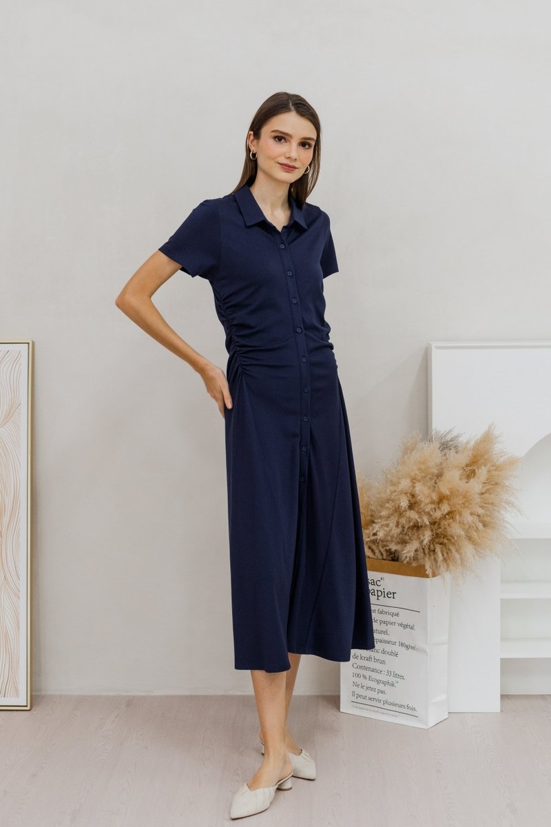Genevieve Side Ruched Button Maxi Dress in Navy (XS)