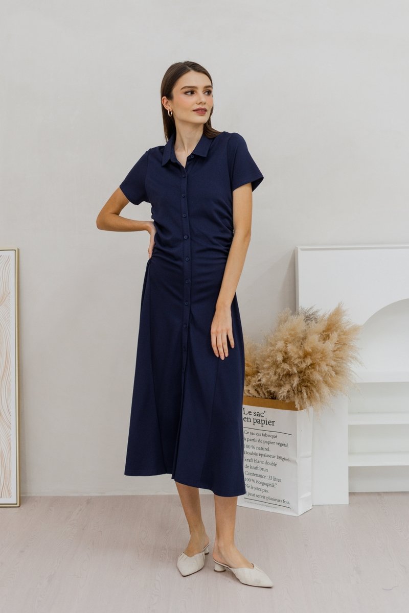 Genevieve Side Ruched Button Maxi Dress in Navy (XS)