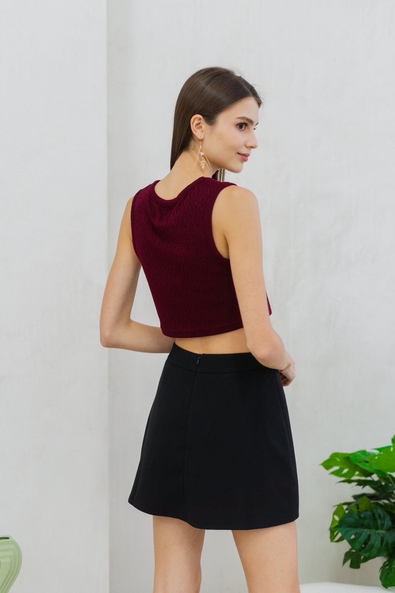 Lilo Knit Button Crop Top in Wine