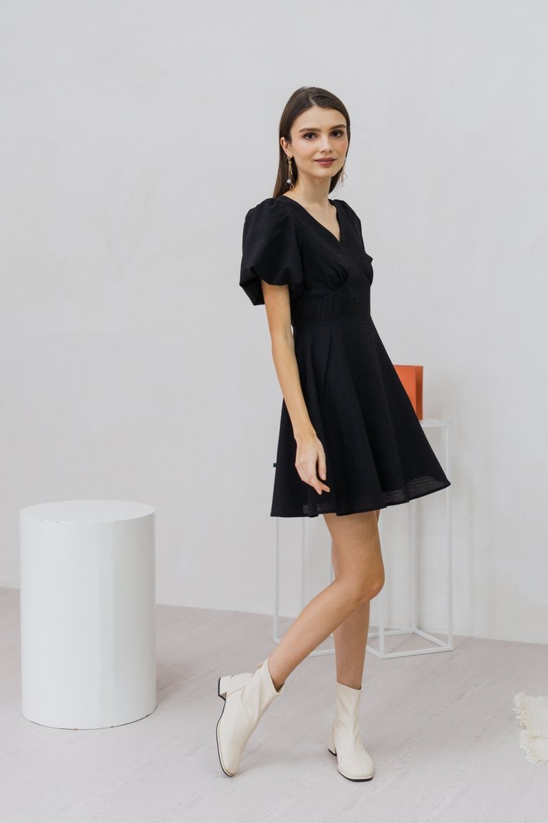Carolina Puff Sleeve Empire Dress in Black (XS)