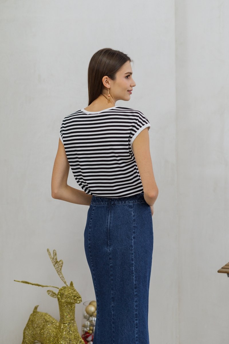 Carissa Ribbed Stripes Top in Black