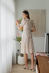 Elise Floral Ruched Eyelet Midi Dress in Pink (XS)