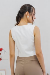 Iris Button Waistcoat in White (XL)
