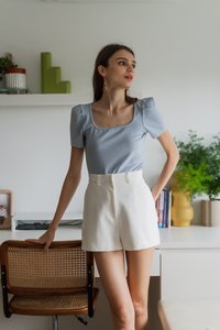 Jazmine Tailored Shorts in White (XS)