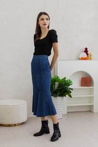 Izabel Ribbed Cotton Sweetheart Top in Black (XS)