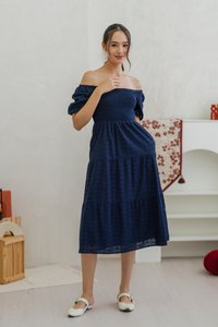 Faye Floral Eyelet Smocked Midi Dress in Navy (XS)