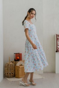 Winnie Floral Tiered Maxi Dress in Blue (XS)