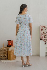 Winnie Floral Tiered Maxi Dress in Blue (XS)