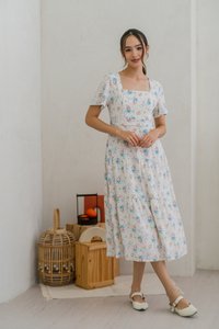 Winnie Floral Tiered Maxi Dress in White (XS)