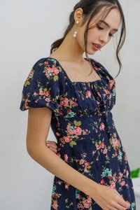 Jasmine Floral Ruched Midi Dress in Navy (XS)