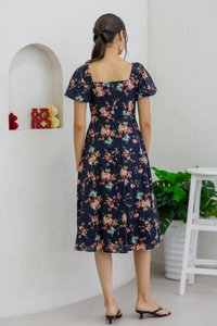 Jasmine Floral Ruched Midi Dress in Navy (XS)