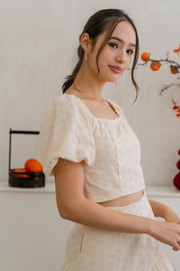 Debby Eyelet Crop Sleeve Top in Cream (XS)