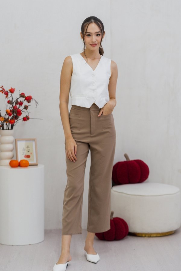 Iris Button Waistcoat in White (XL)