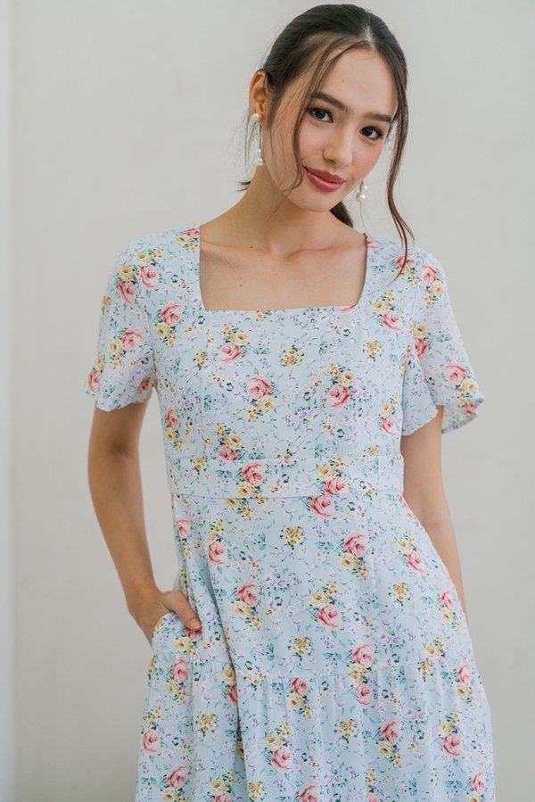 Winnie Floral Tiered Maxi Dress in Blue (XS)