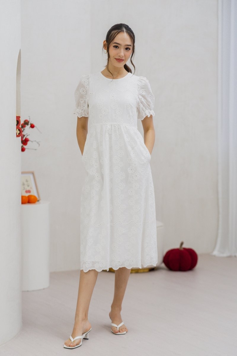 Florence Floral Eyelet Midi Dress in White (XS)