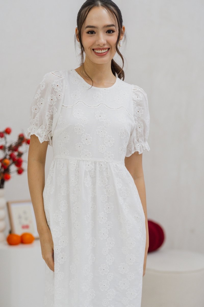 Florence Floral Eyelet Midi Dress in White (XS)